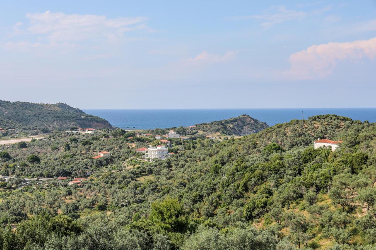Takis Studios Ksanemos Luaran gambar